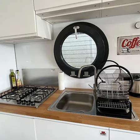 Πλωτό κατάλυμα Hausboot Privatsfaehre Als Festanlieger Rheinsberg